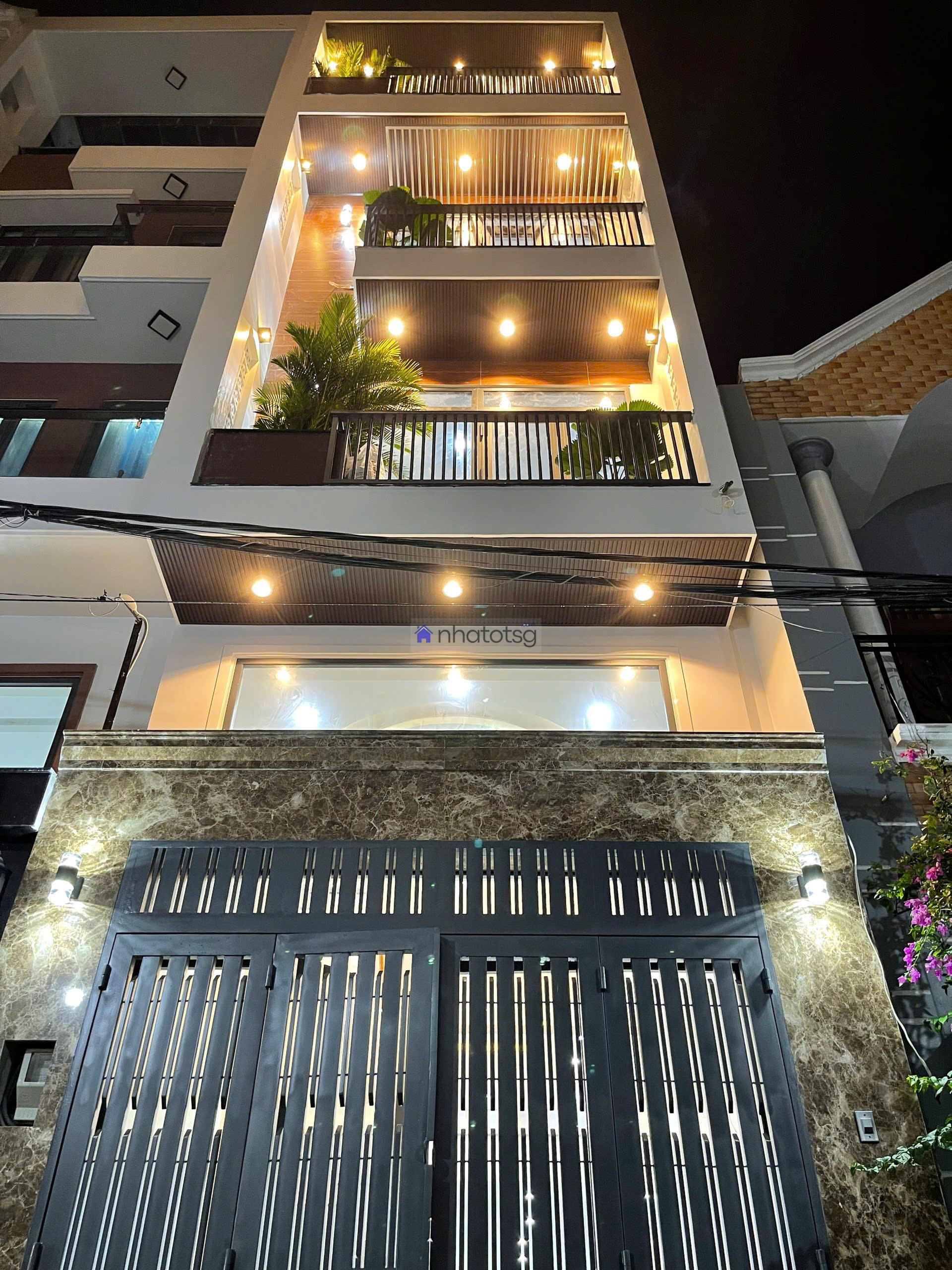 Hẻm xe hơi gần trường học, chợ, sổ hồng riêng