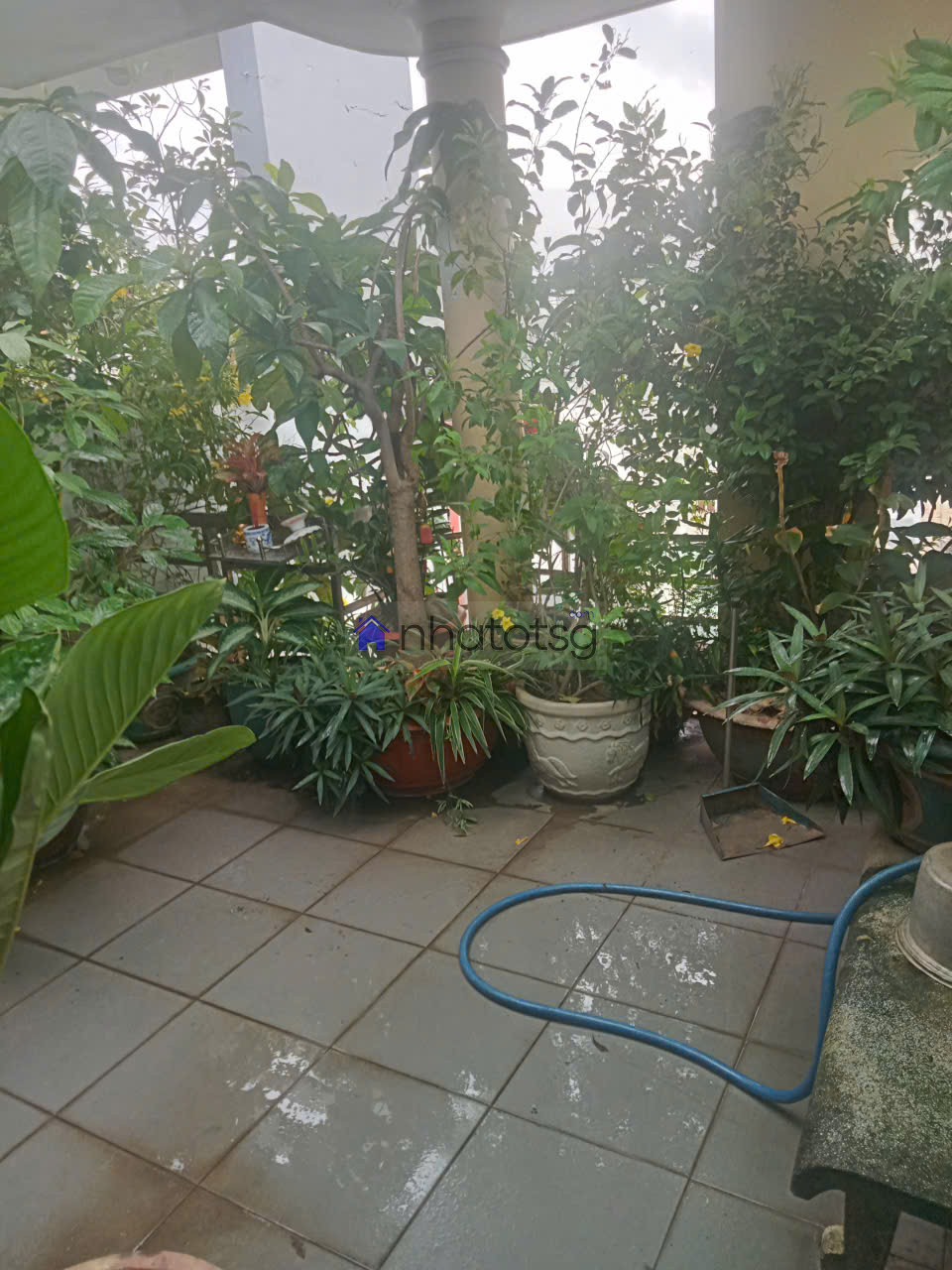 HXH Huỳnh Văn Nghệ, sân nhà đậu được ô tô, 3 lầu gần các tiện ích