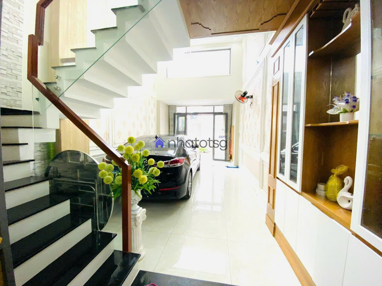 Bán nhà hẻm xe hơi ĐS8 Phường 11 Gò Vấp 1 trệt 3 lầu sổ hồng riêng