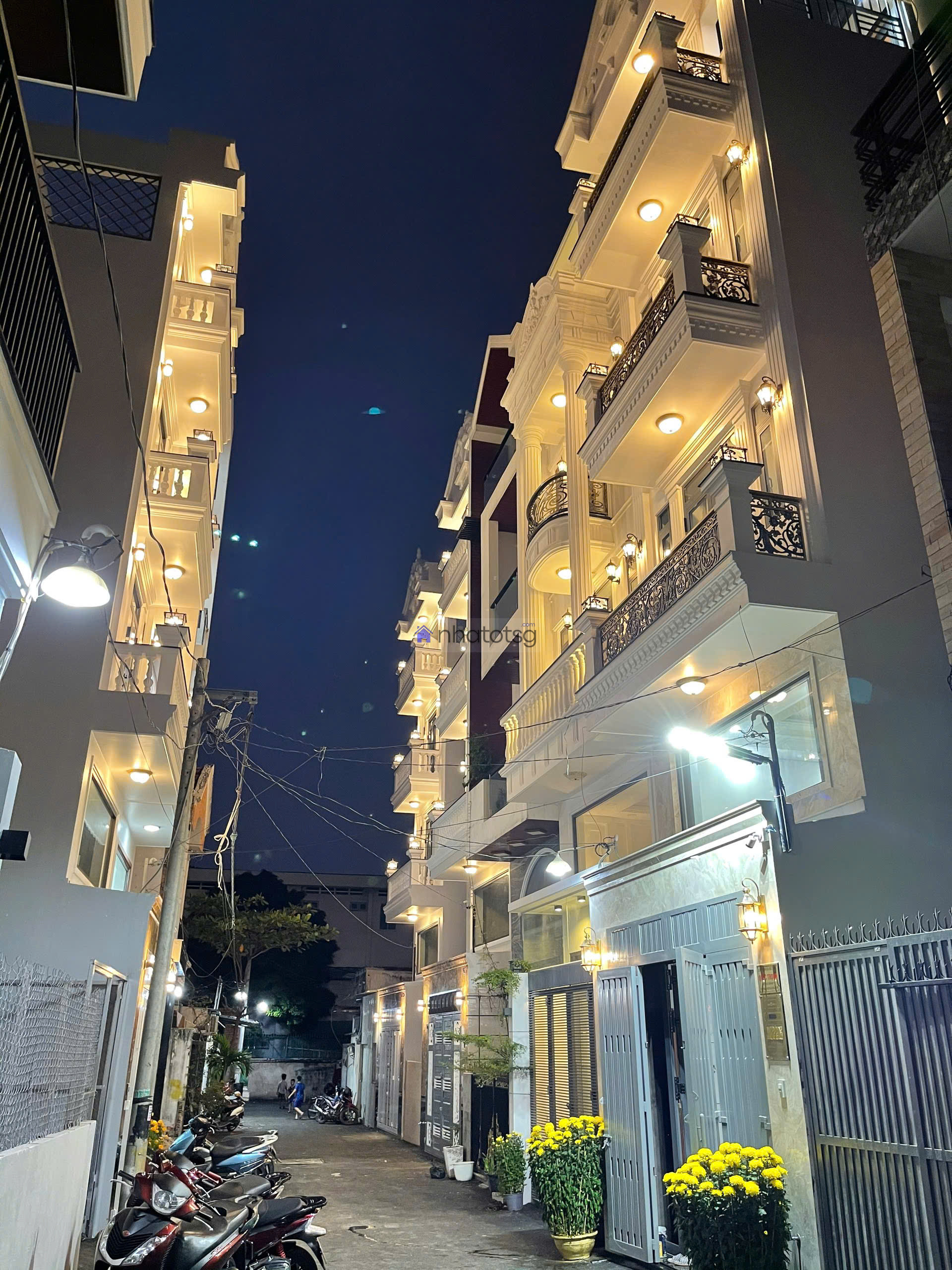 Hẻm xe hơi gần trường học, chợ, sổ hồng riêng