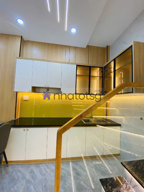 Quang Trung, gần ngã 5 Gò Vấp, tiện ích đầy đủ.