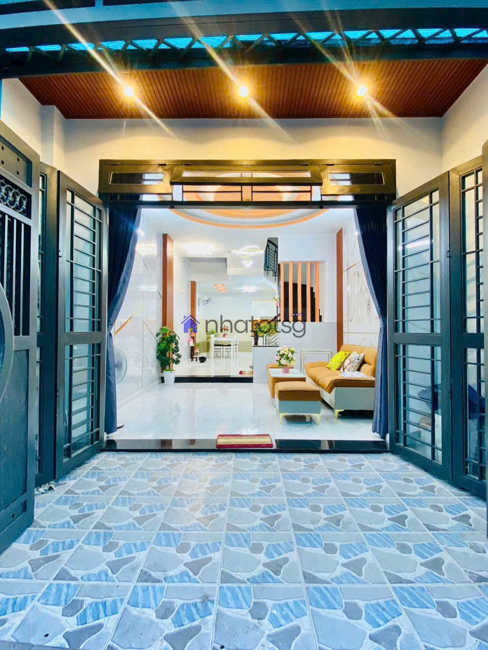 HXH Phạm Văn Chiêu, khu nhà lầu an ninh cao cấp thoáng mát.