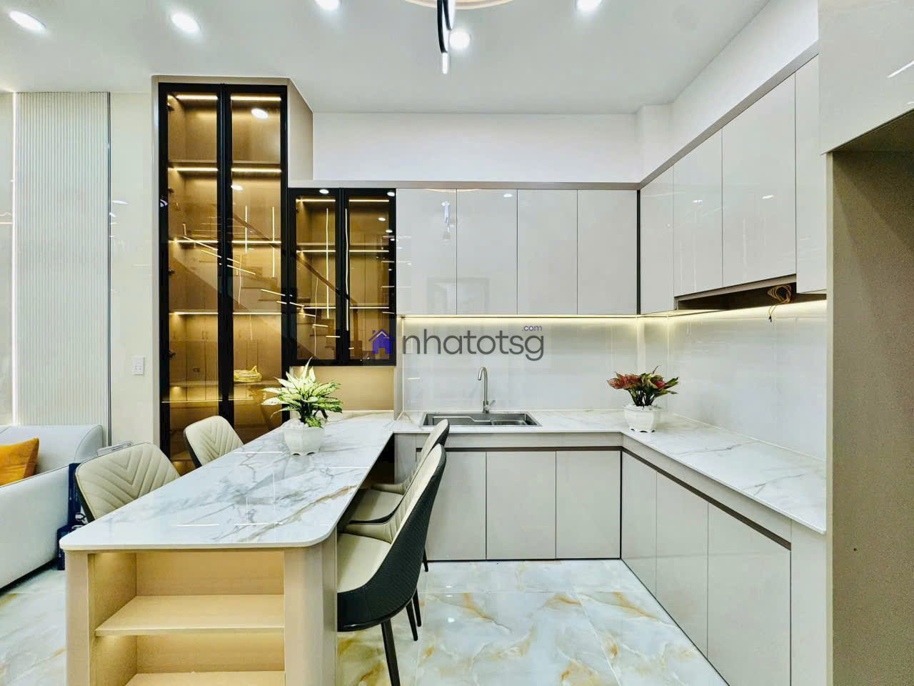 Bán nhà đường Quang Trung Gò Vấp có sân thượng 6.39T