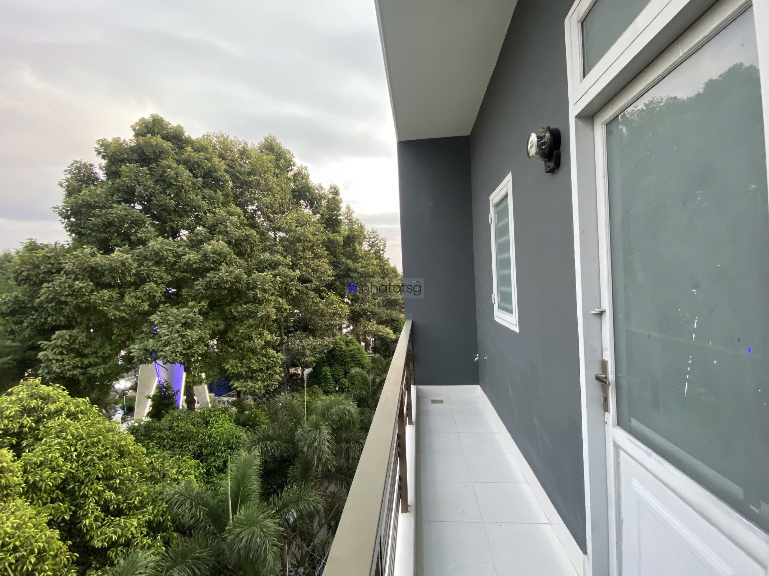 TIỆN KINH DOANH CĂN HỘ DỊCH VỤ 10 PN 6WC