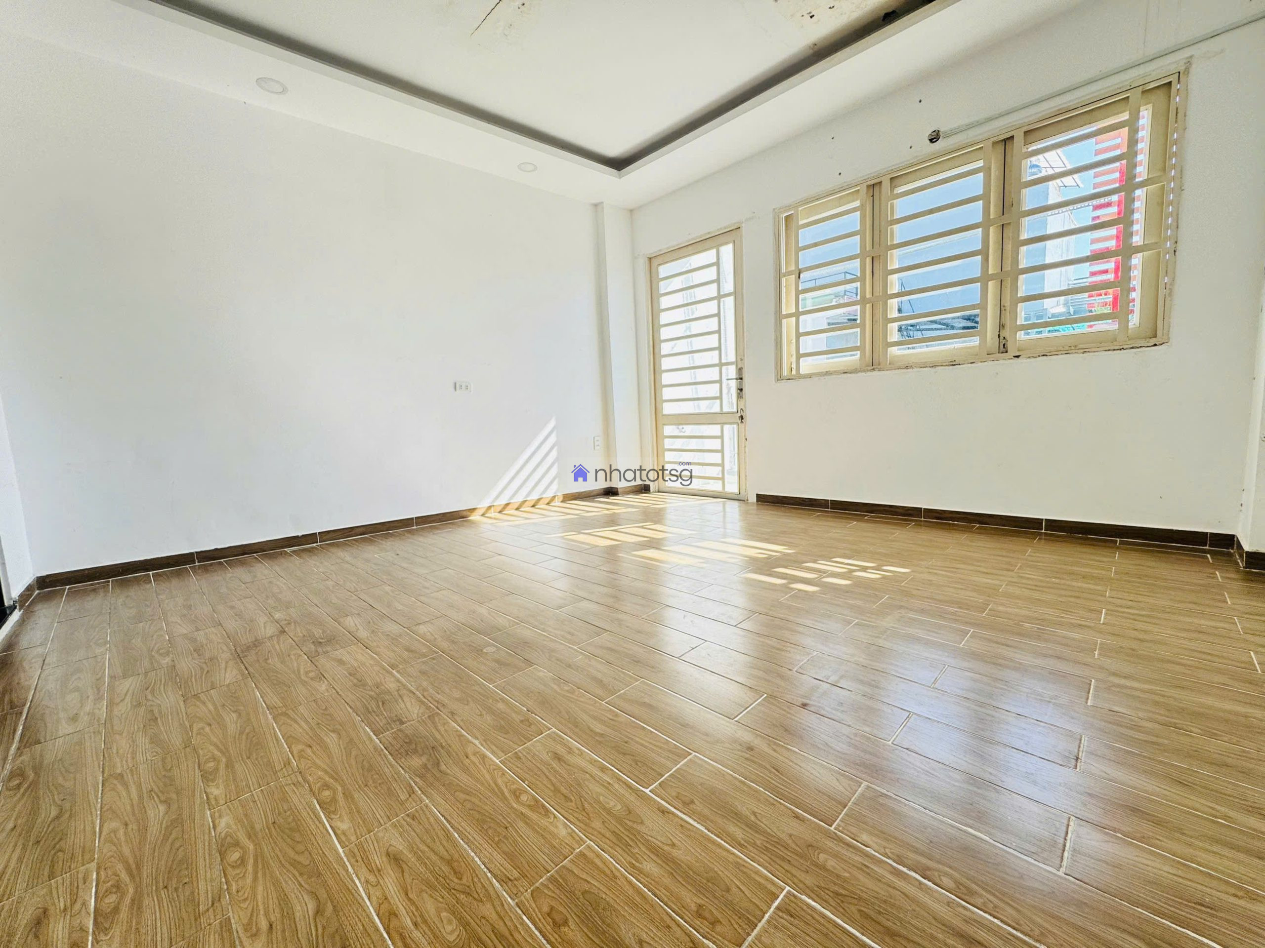 Phạm Văn Chiêu ô tô ngủ trong nhà, có sân thượng, ô tô ngủ trong nhà