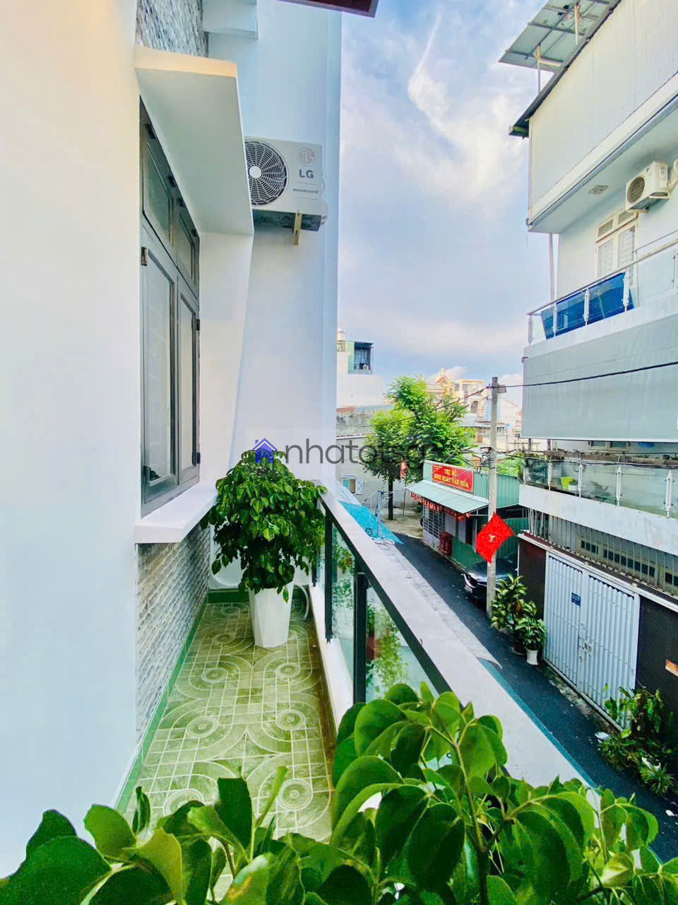 HXH Phạm Văn Chiêu, khu nhà lầu an ninh cao cấp thoáng mát.