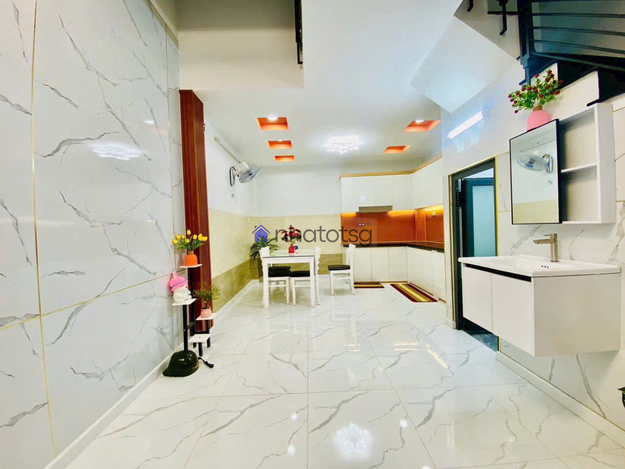 HXH Phạm Văn Chiêu, khu nhà lầu an ninh cao cấp thoáng mát.