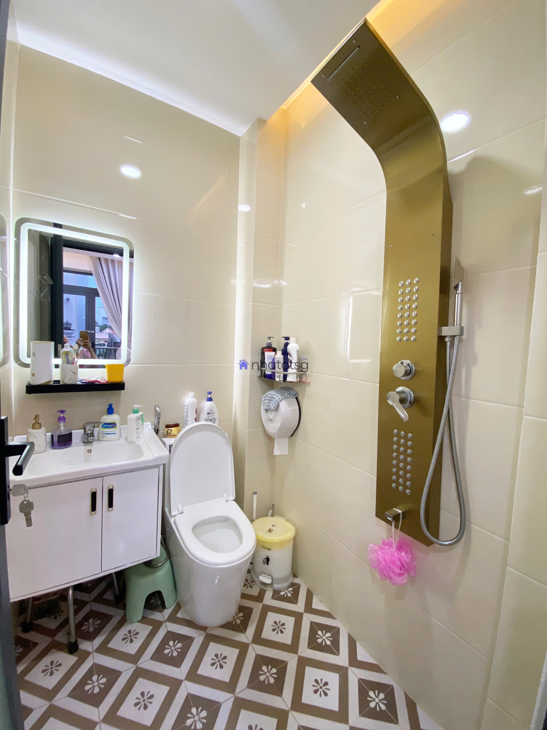 Hẻm xe hơi gần trường học, chợ, sổ hồng riêng