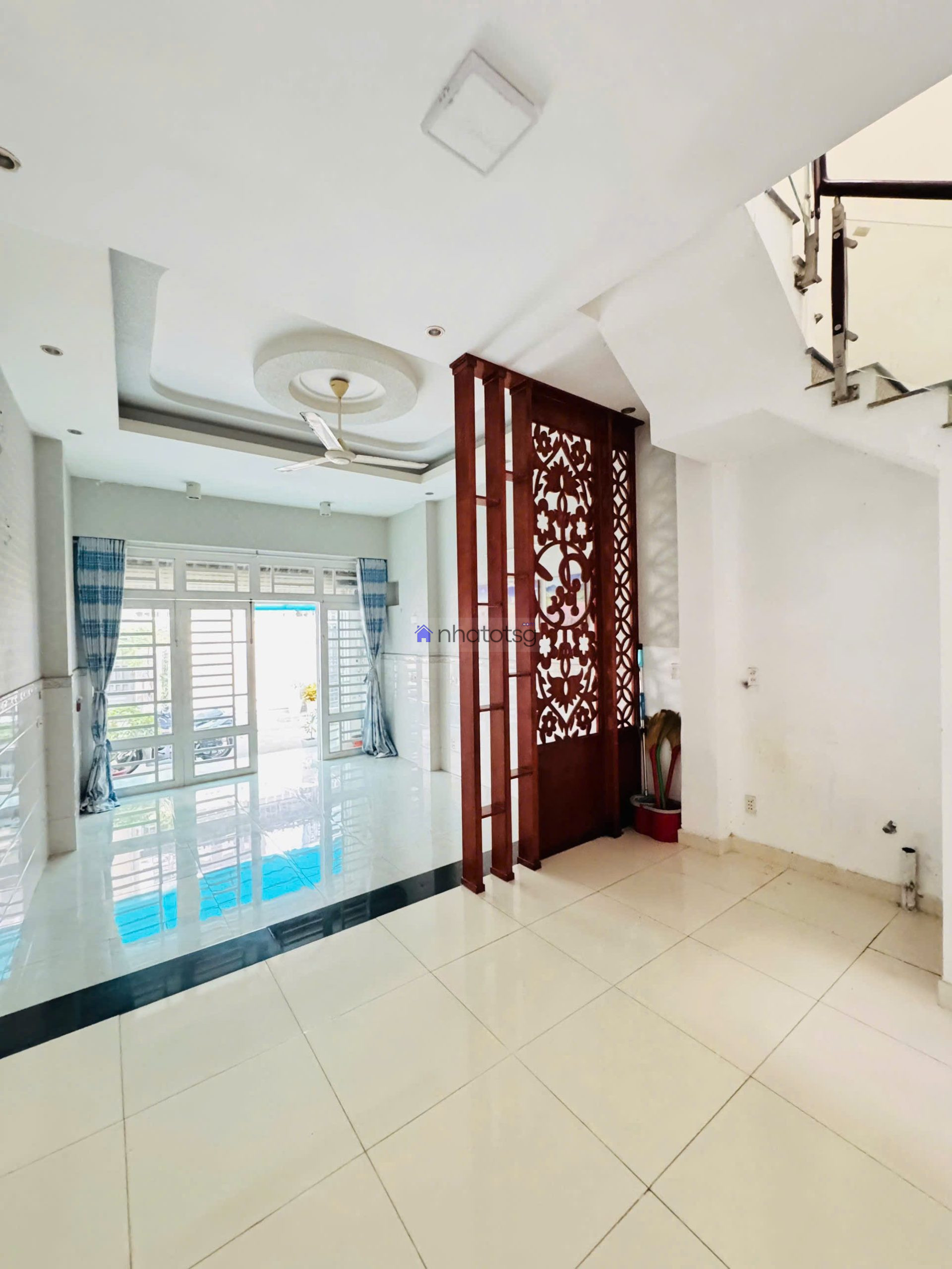 Phạm Văn Chiêu ô tô ngủ trong nhà, có sân thượng, ô tô ngủ trong nhà