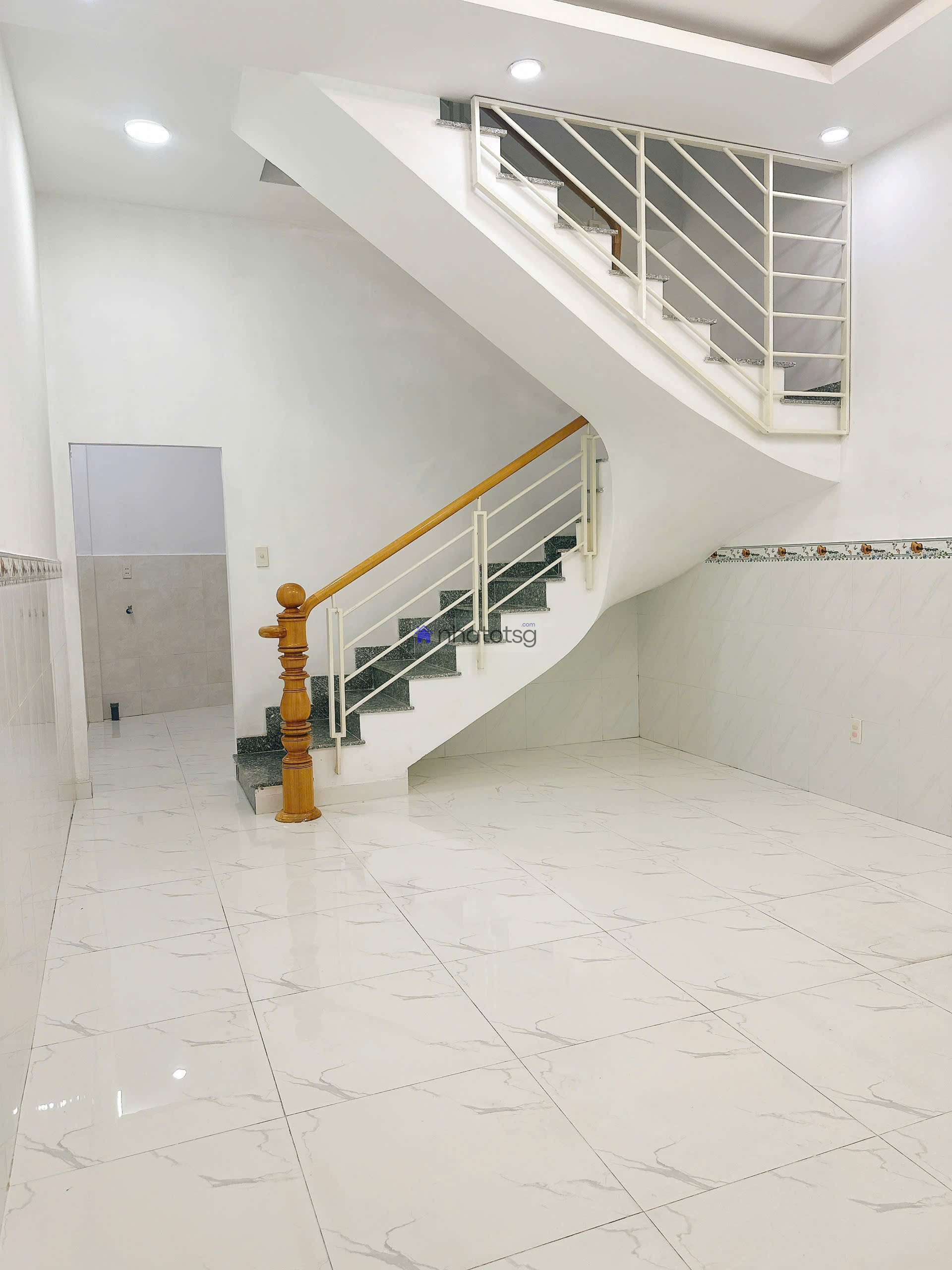 Nhà mới Nguyễn Duy Cung. Khu Dân Trí Cao, An Ninh, Yên Tĩnh.