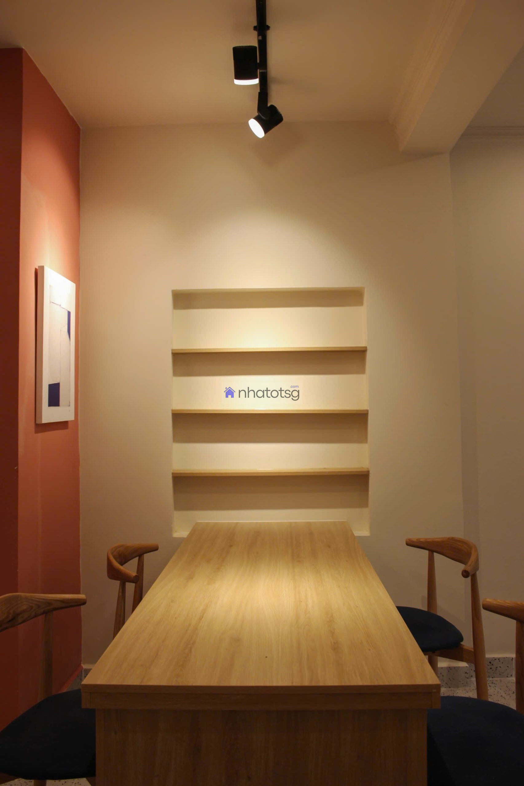 Khu trung tâm, gần trục Quang Trung-Thống Nhất, hẻm yên tĩnh, 2 mặt tiền.