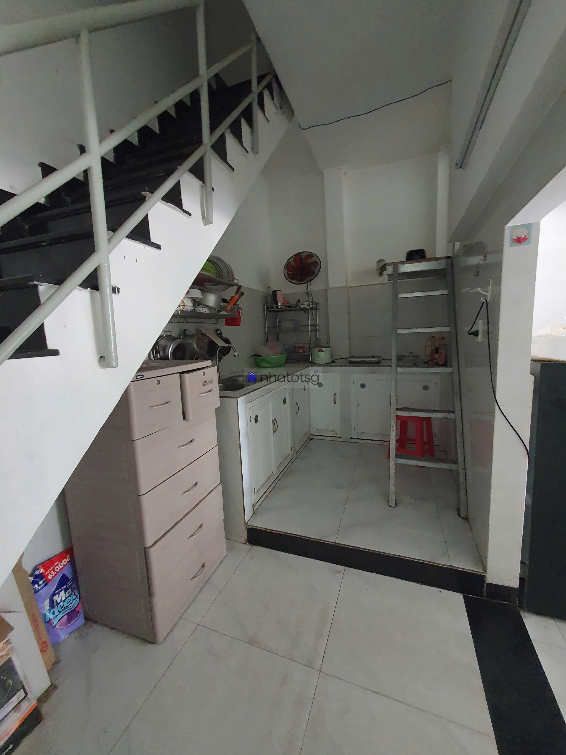 Hẻm Xe Tải Chu Văn An, cho thuê 28tr/tháng.