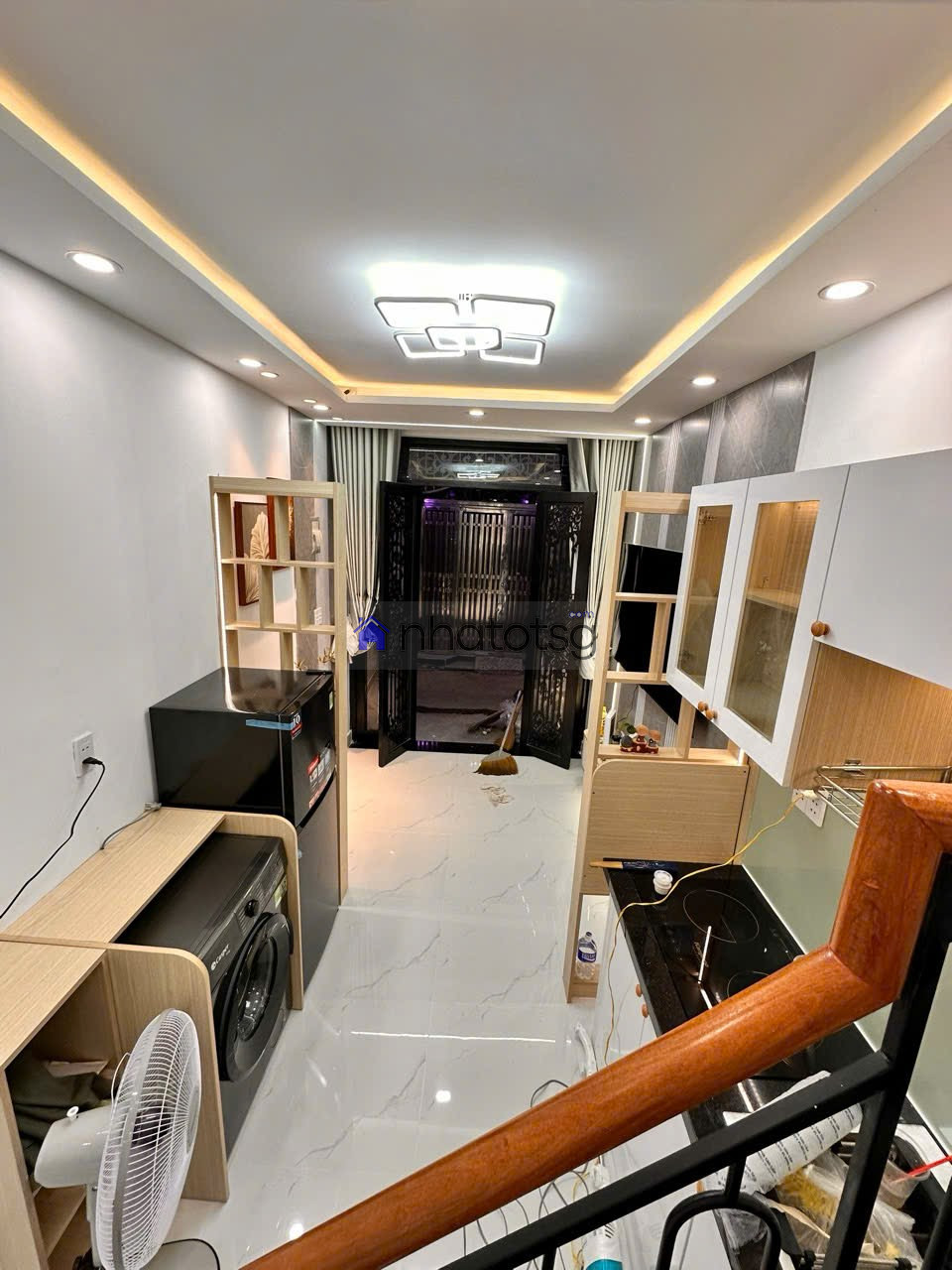 Mặt tiền Nguyễn Trường Tộ. Ngay chợ Phú Nhuận.