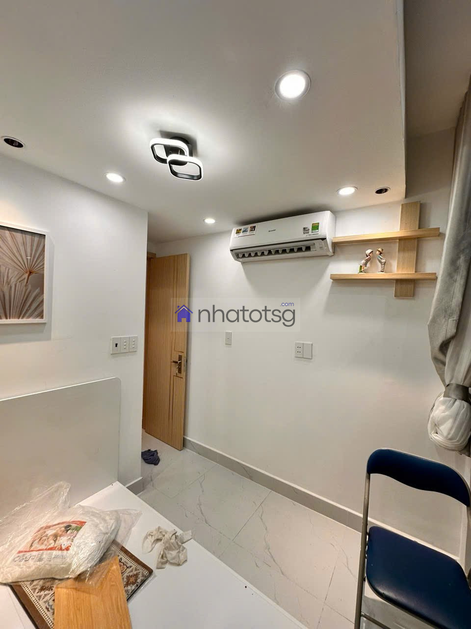 Mặt tiền Nguyễn Trường Tộ. Ngay chợ Phú Nhuận.