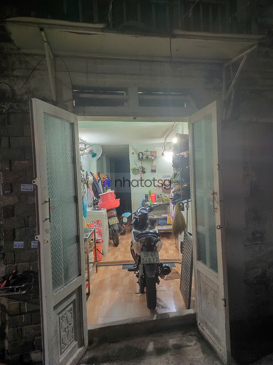 Hẻm xe hơi, Trung Mỹ Tây 9, khu vực đông dân cư, cao ráo không ngập, có thể kinh doanh buôn bán.