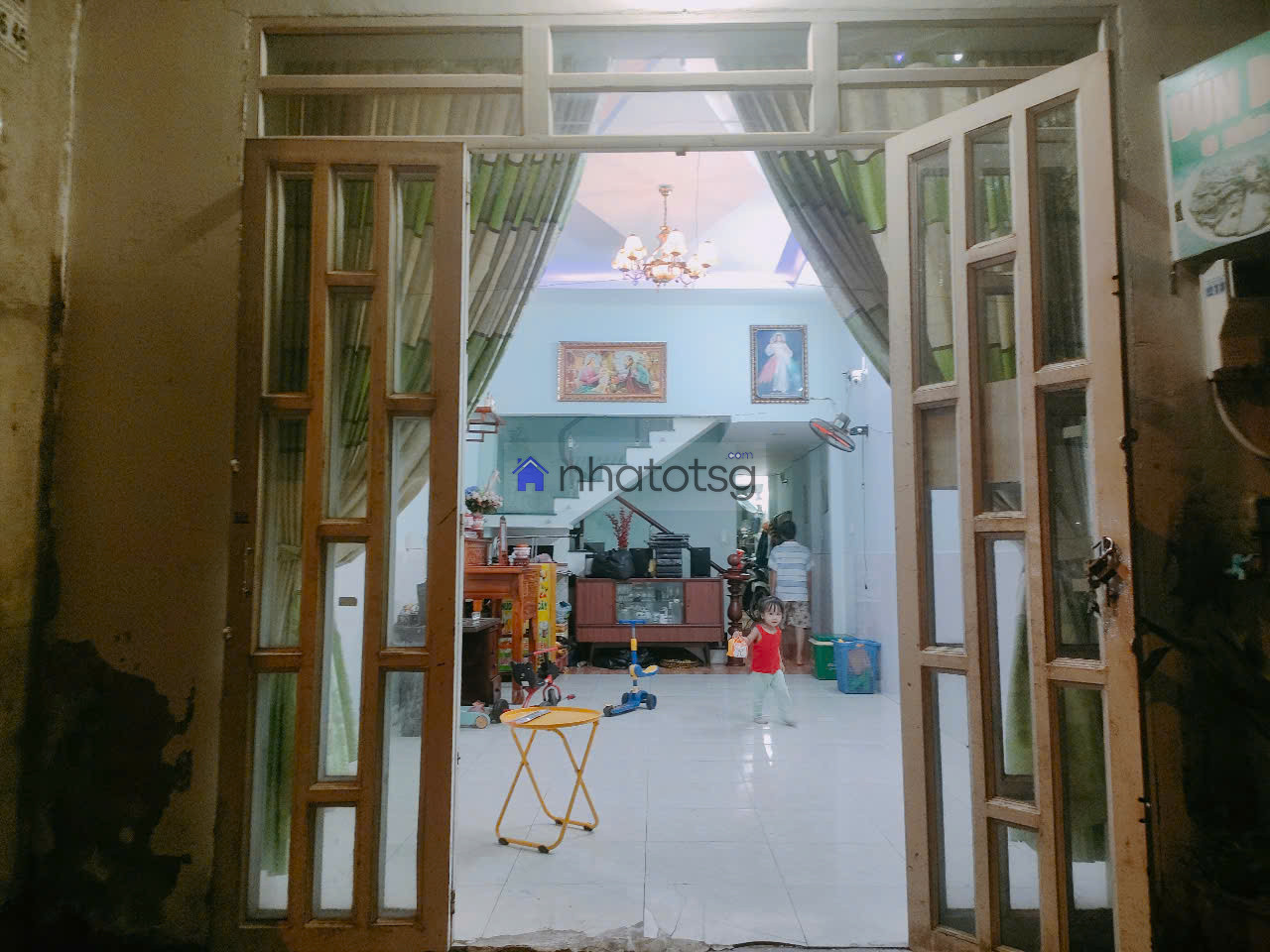 Hẻm xe hơi, Trung Mỹ Tây 9, khu vực đông dân cư, cao ráo không ngập, có thể kinh doanh buôn bán.