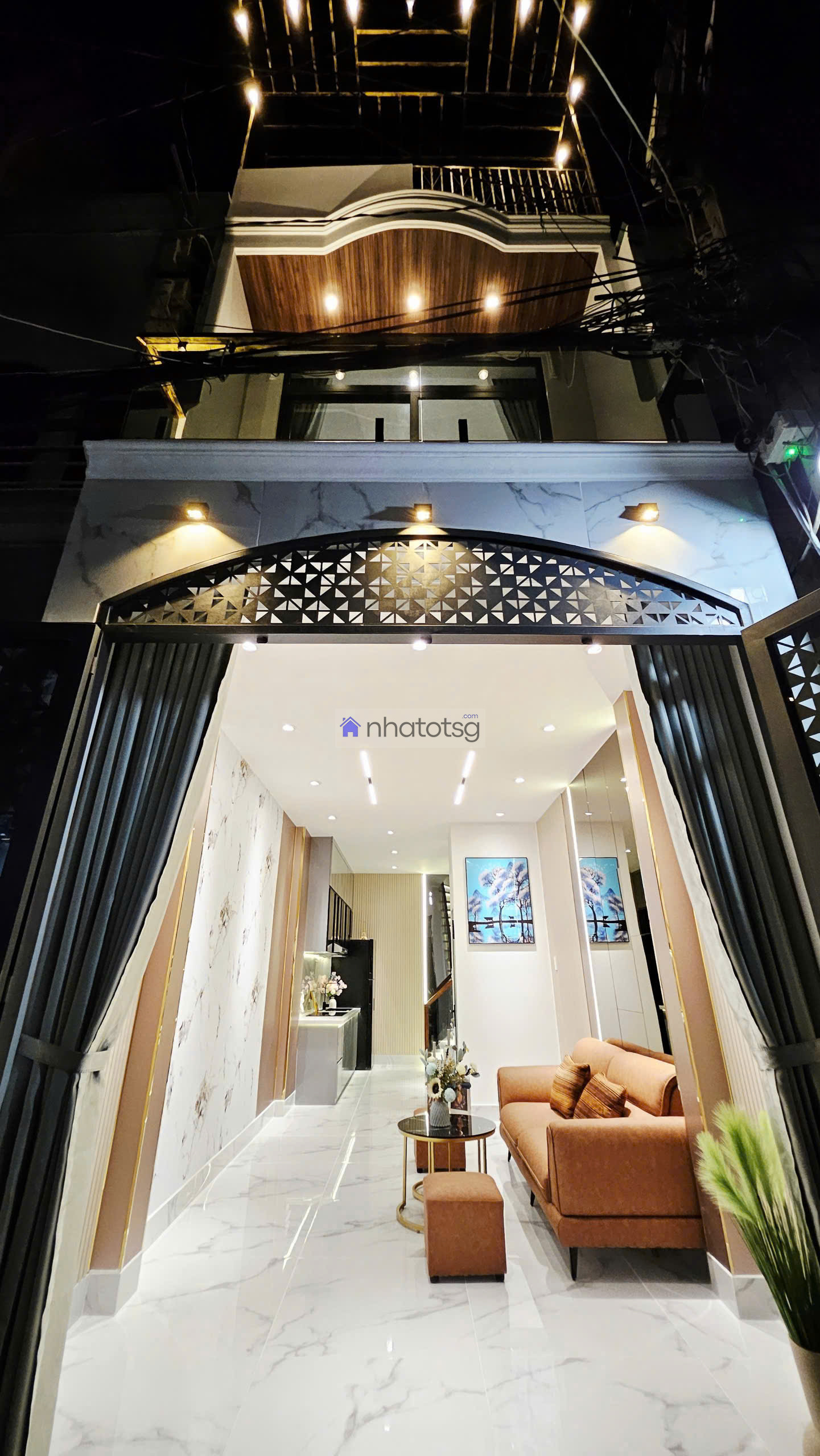 Công viên Làng Hoa. Vị trí đẹp. Sát mặt tiền.