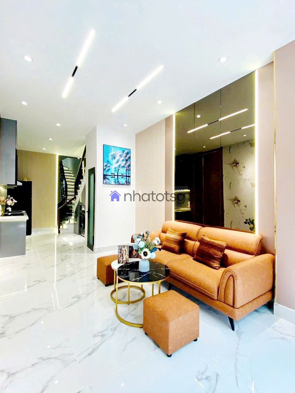 Công viên Làng Hoa. Vị trí đẹp. Sát mặt tiền.