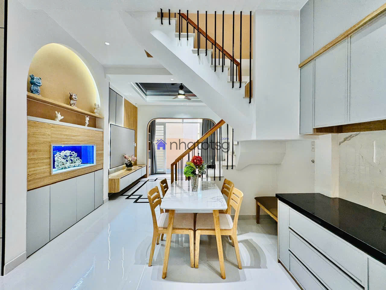 Nhà mới, vị trí đẹp, hẻm nhựa 3m sạch sẽ. ĐS3 - công viên Làng Hoa.