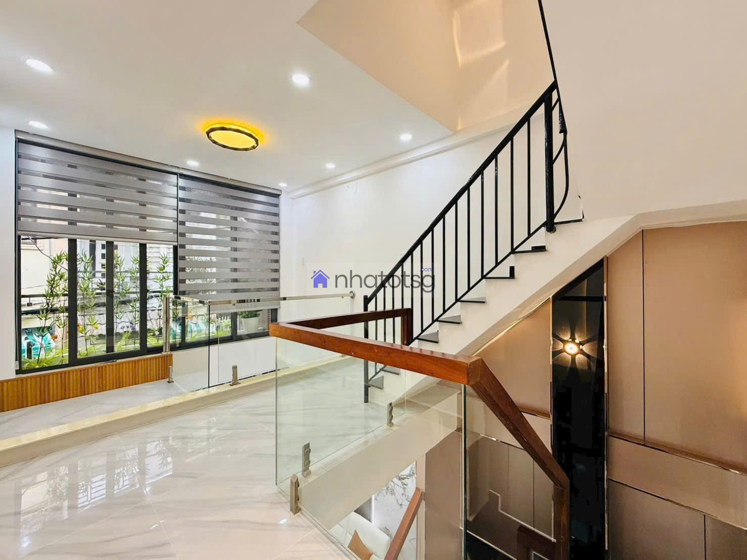 Hẻm ô tô 1 trục. Đường số 3 - CV Làng Hoa, nội thất cao cấp.