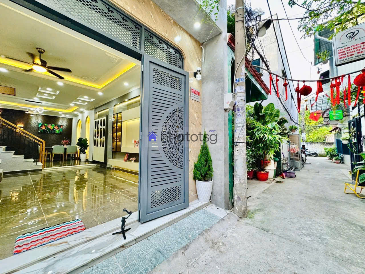 Kèo thơm. Nhà xây mới - full nội thất - chợ Tân Sơn, Nguyễn Tư Giản. 