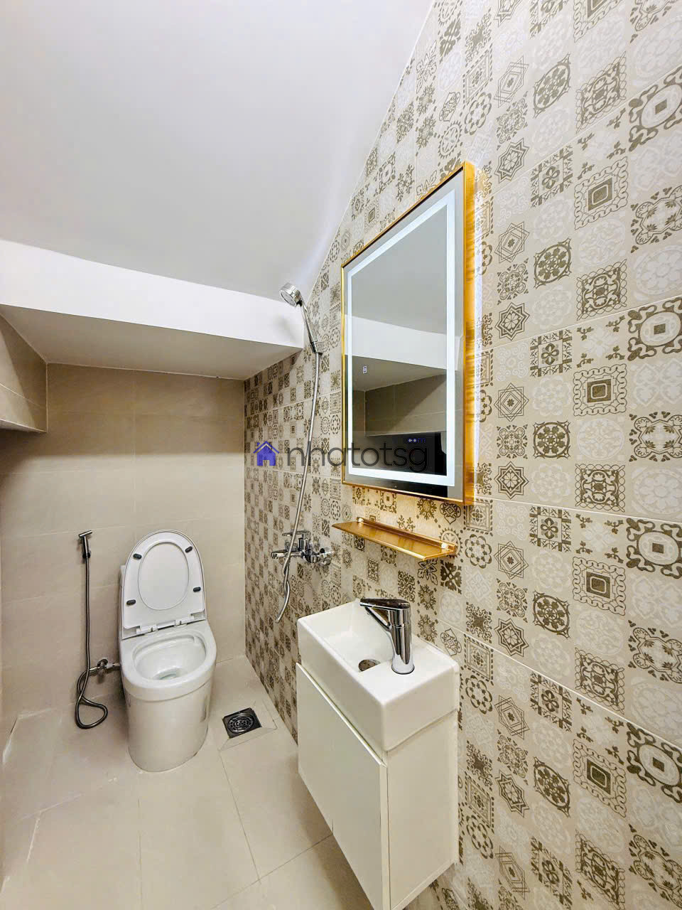 Hẻm Lê Văn Thọ 3.5m, gần chợ Hạnh Thông Tây.