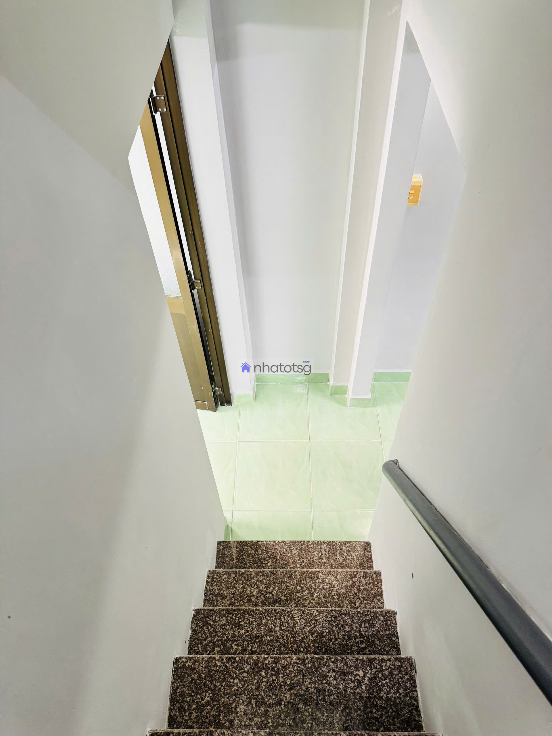 SIÊU HIẾM, Nhà Đường số 8, P11, GÒ VẤP.