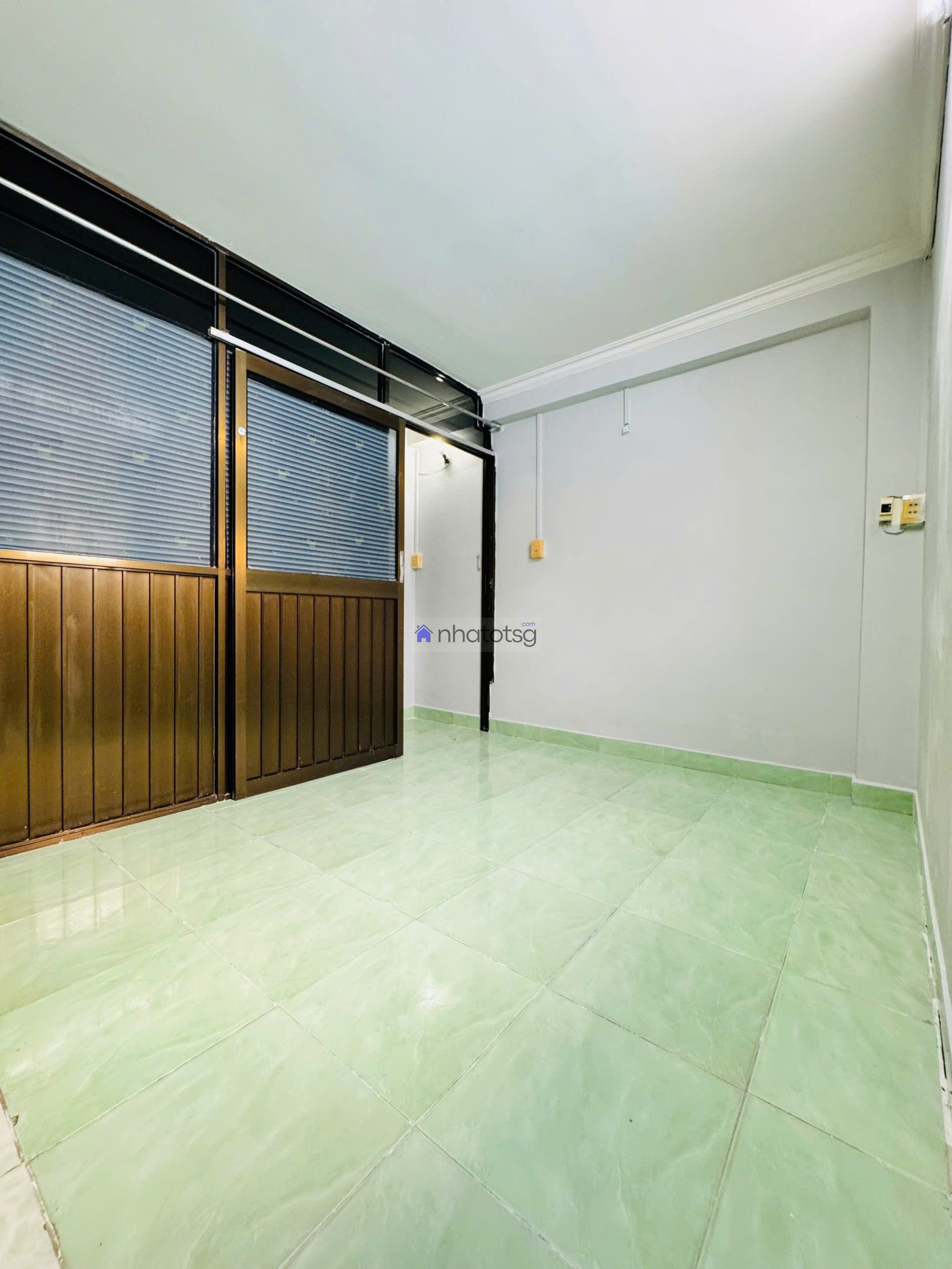 SIÊU HIẾM, Nhà Đường số 8, P11, GÒ VẤP.