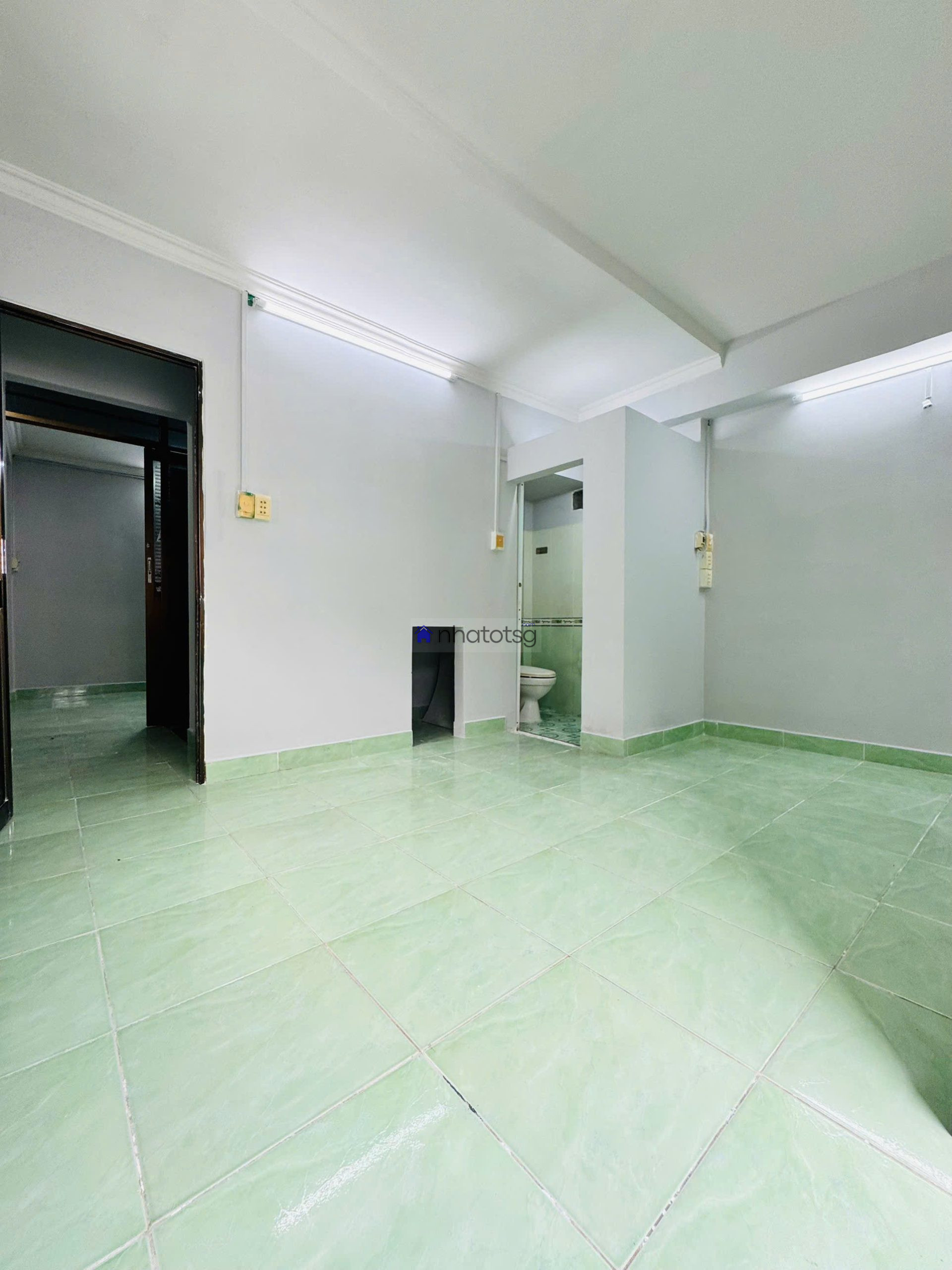 SIÊU HIẾM, Nhà Đường số 8, P11, GÒ VẤP.