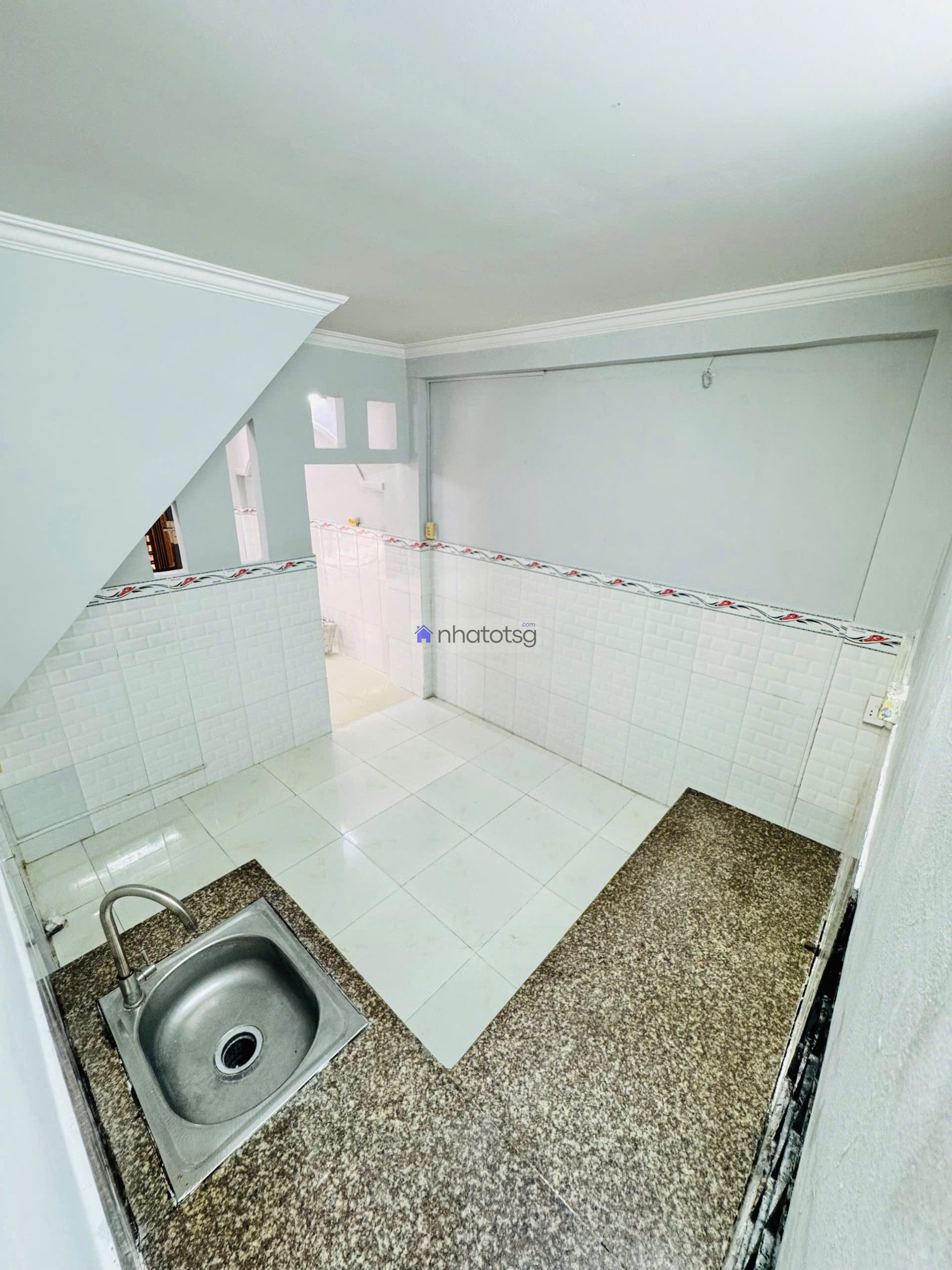 SIÊU HIẾM, Nhà Đường số 8, P11, GÒ VẤP.