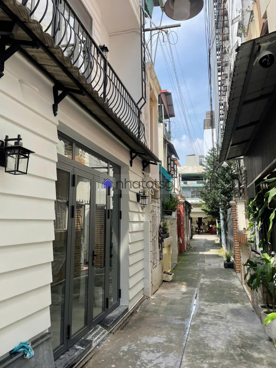 20m ra mặt tiền CMT8, ô tô sát bên nhà, gần UBND Phường , trường học Tân Bình, sân bay, bệnh viện Thống Nhất.