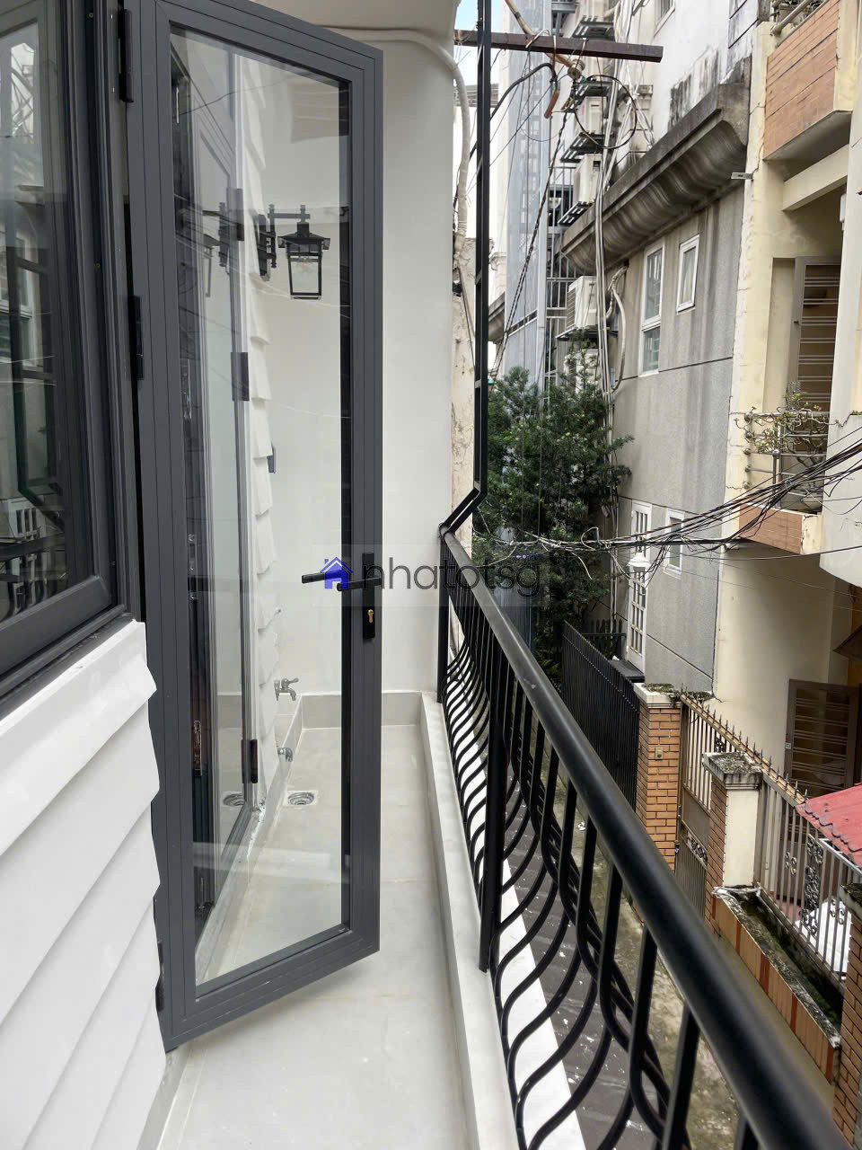 20m ra mặt tiền CMT8, ô tô sát bên nhà, gần UBND Phường , trường học Tân Bình, sân bay, bệnh viện Thống Nhất.