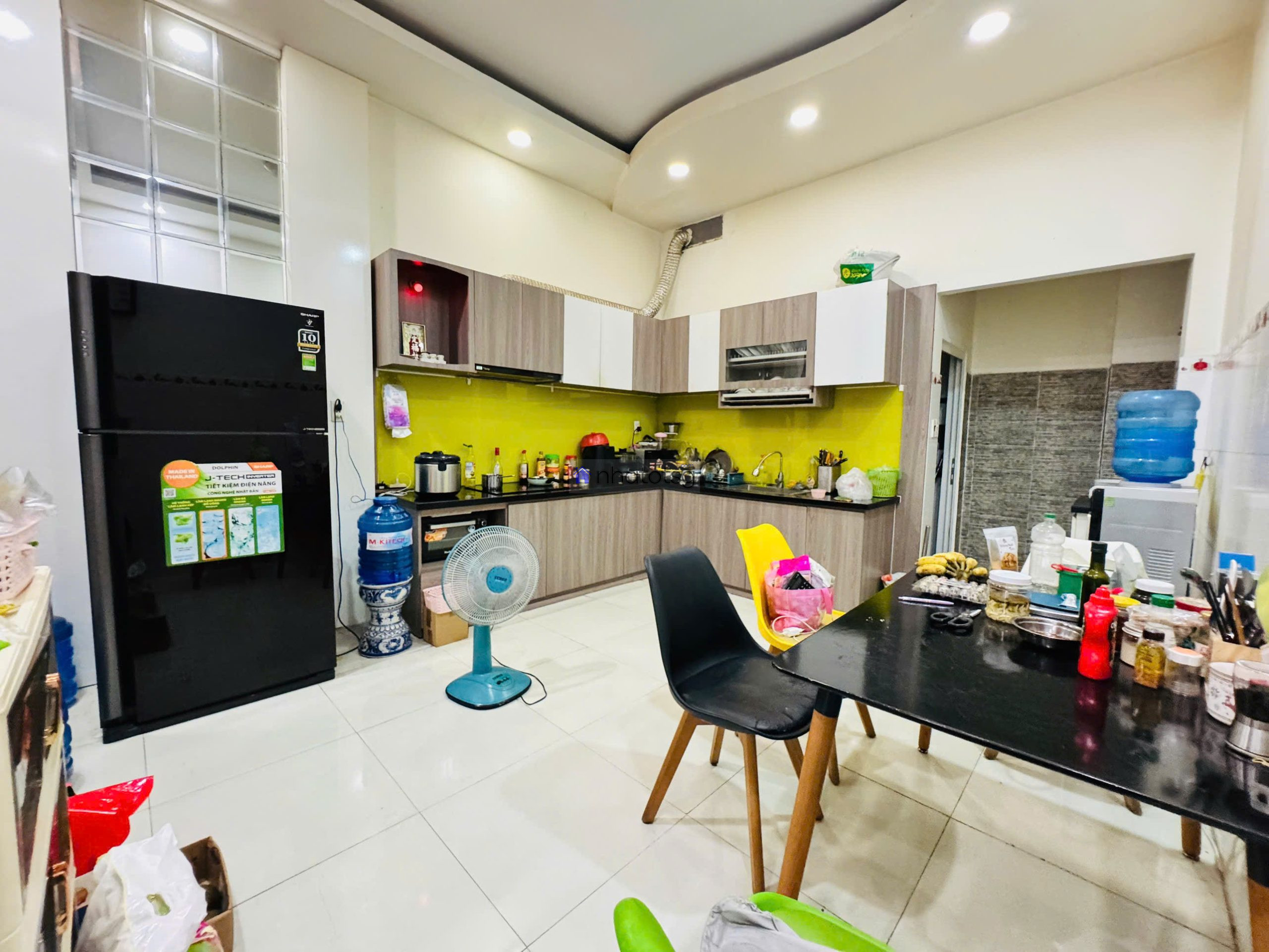 Hẻm ôtô né nhau, đậu ngày đêm thoải mái.