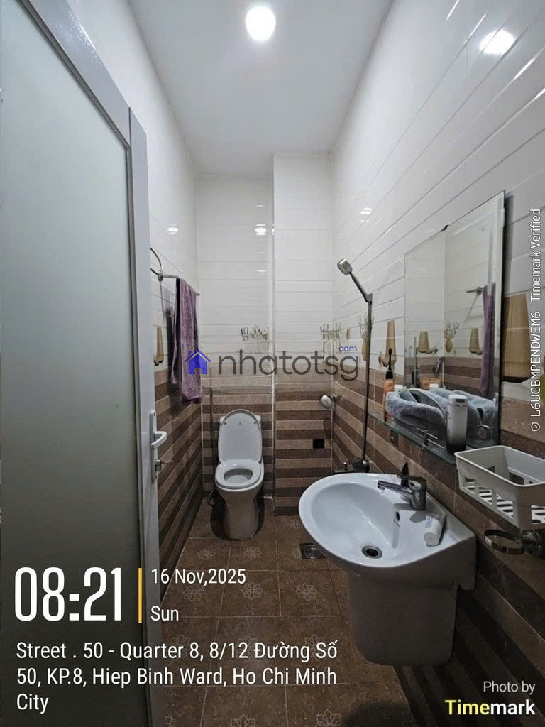 Hẻm xe hơi, gần chợ Hiệp Bình, gần bệnh viện Vạn Phúc City, gần công viên Điện Ảnh.