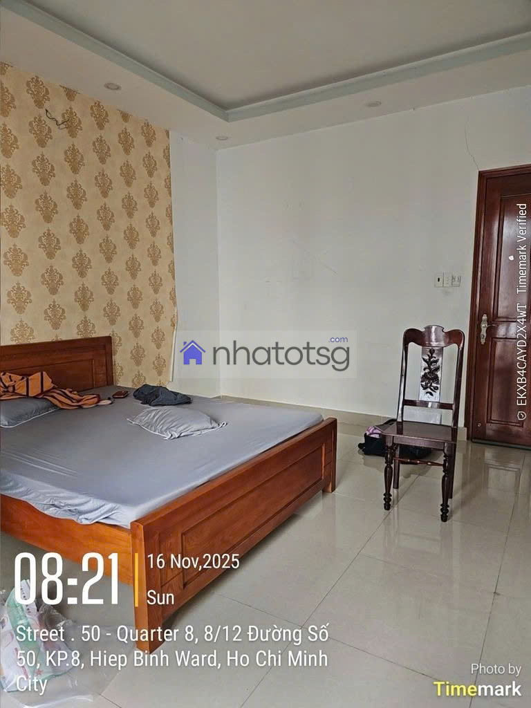 Hẻm xe hơi, gần chợ Hiệp Bình, gần bệnh viện Vạn Phúc City, gần công viên Điện Ảnh.