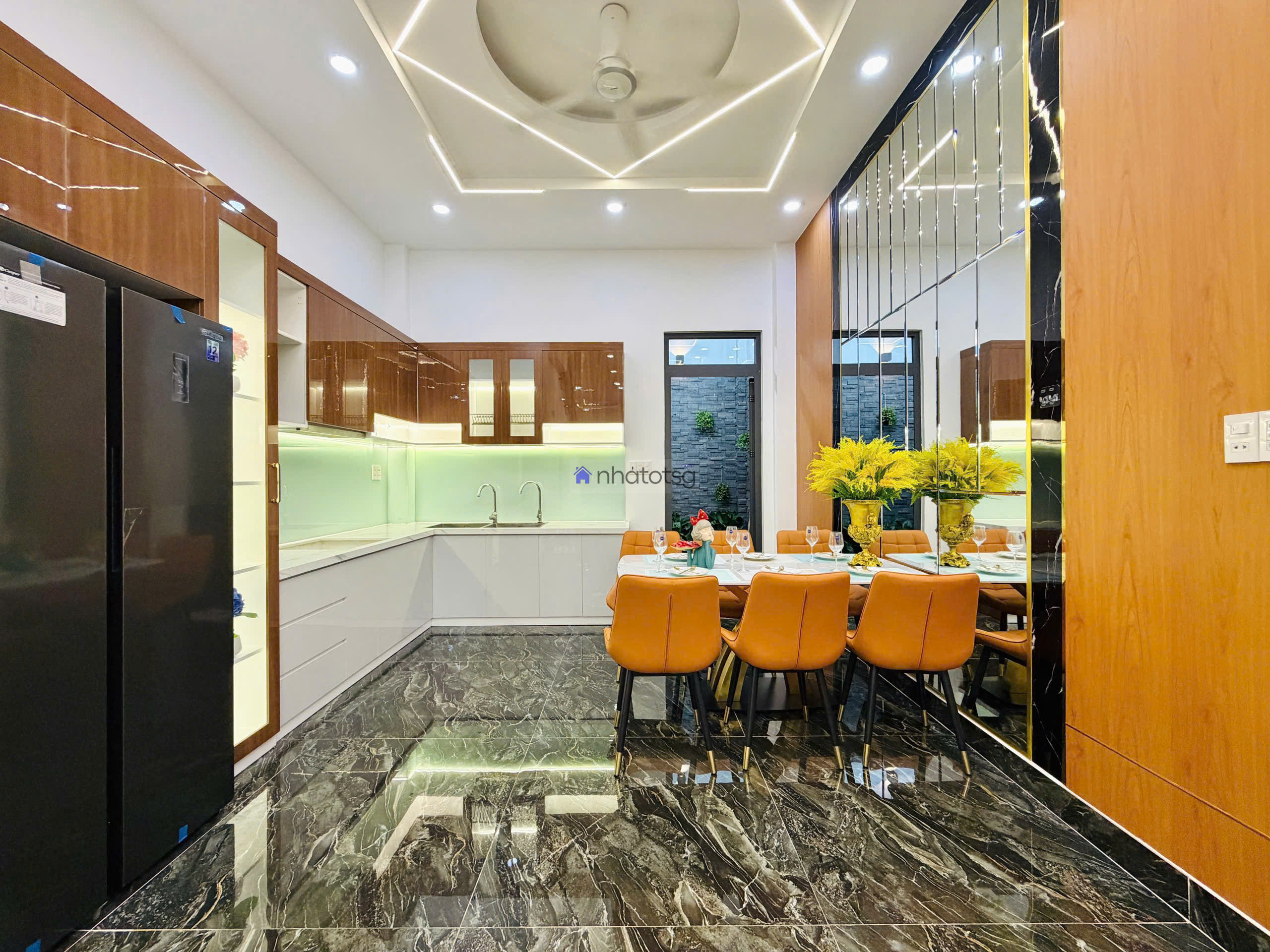 SIÊU PHẨM NHÀ 4 Tầng XE HƠI NGỦ TRONG NHÀ. Quang Trung -P.Thông Tây Hội.