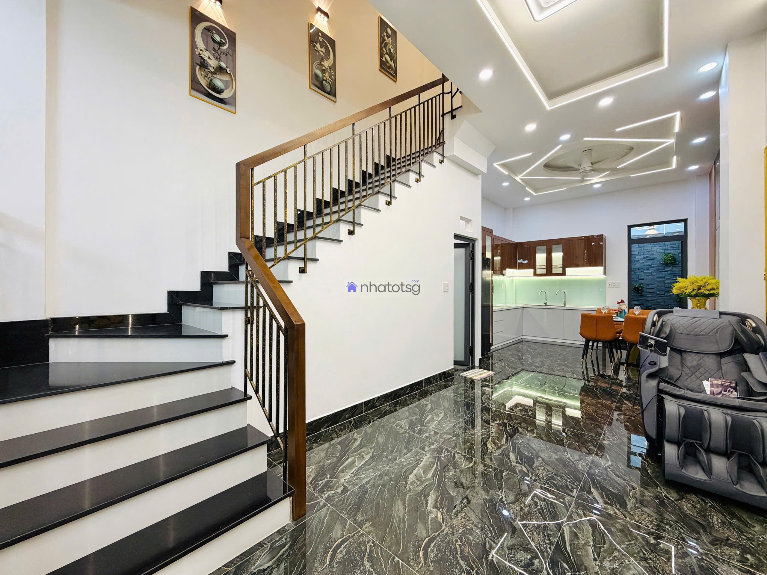 SIÊU PHẨM NHÀ 4 Tầng XE HƠI NGỦ TRONG NHÀ. Quang Trung -P.Thông Tây Hội.