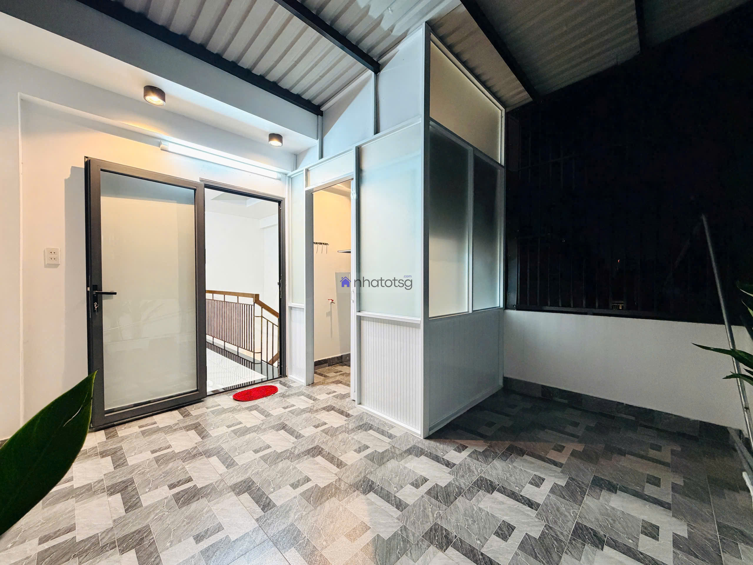 SIÊU PHẨM NHÀ 4 Tầng XE HƠI NGỦ TRONG NHÀ. Quang Trung -P.Thông Tây Hội.