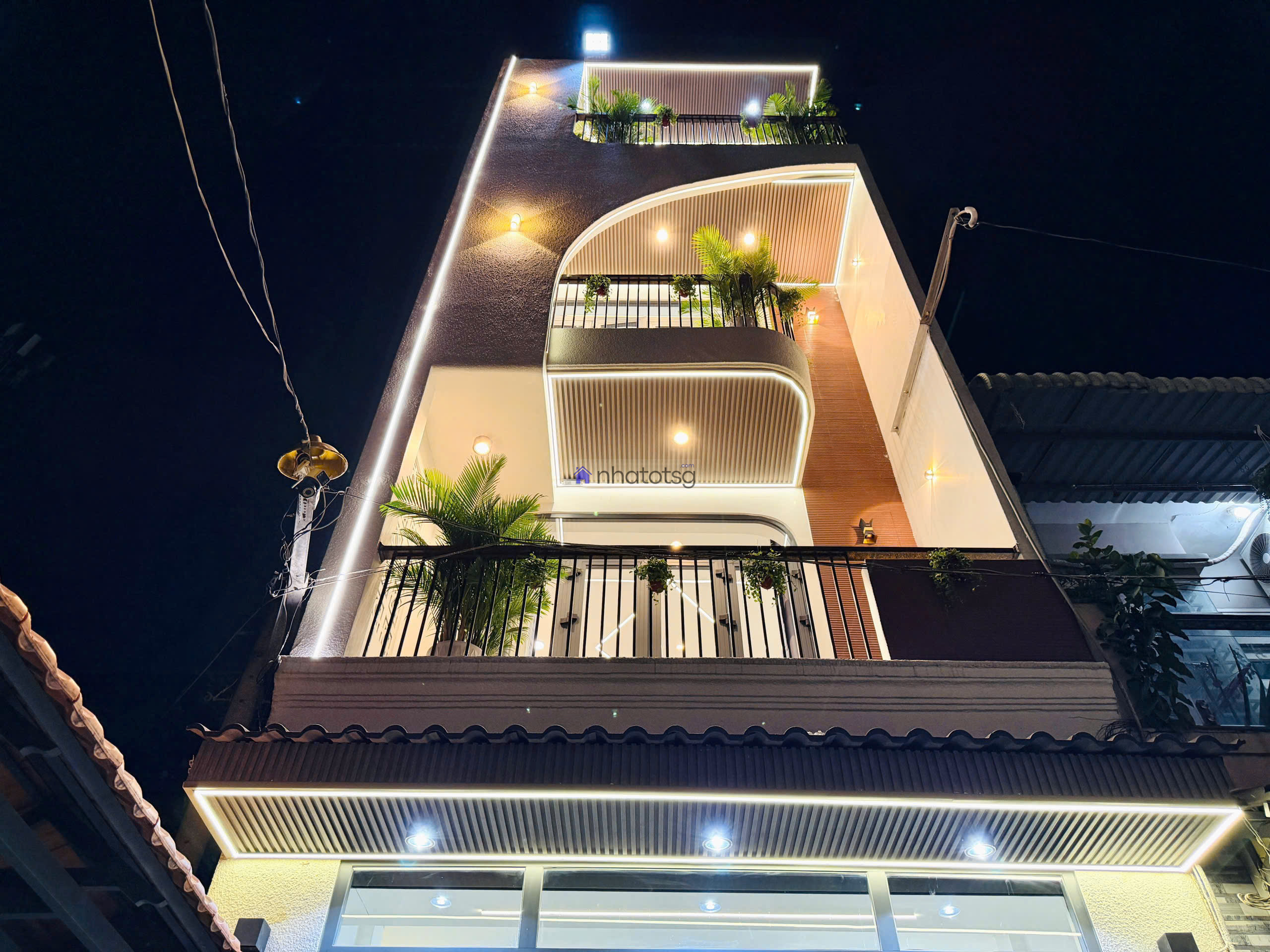 SIÊU PHẨM NHÀ 4 Tầng XE HƠI NGỦ TRONG NHÀ. Quang Trung -P.Thông Tây Hội.