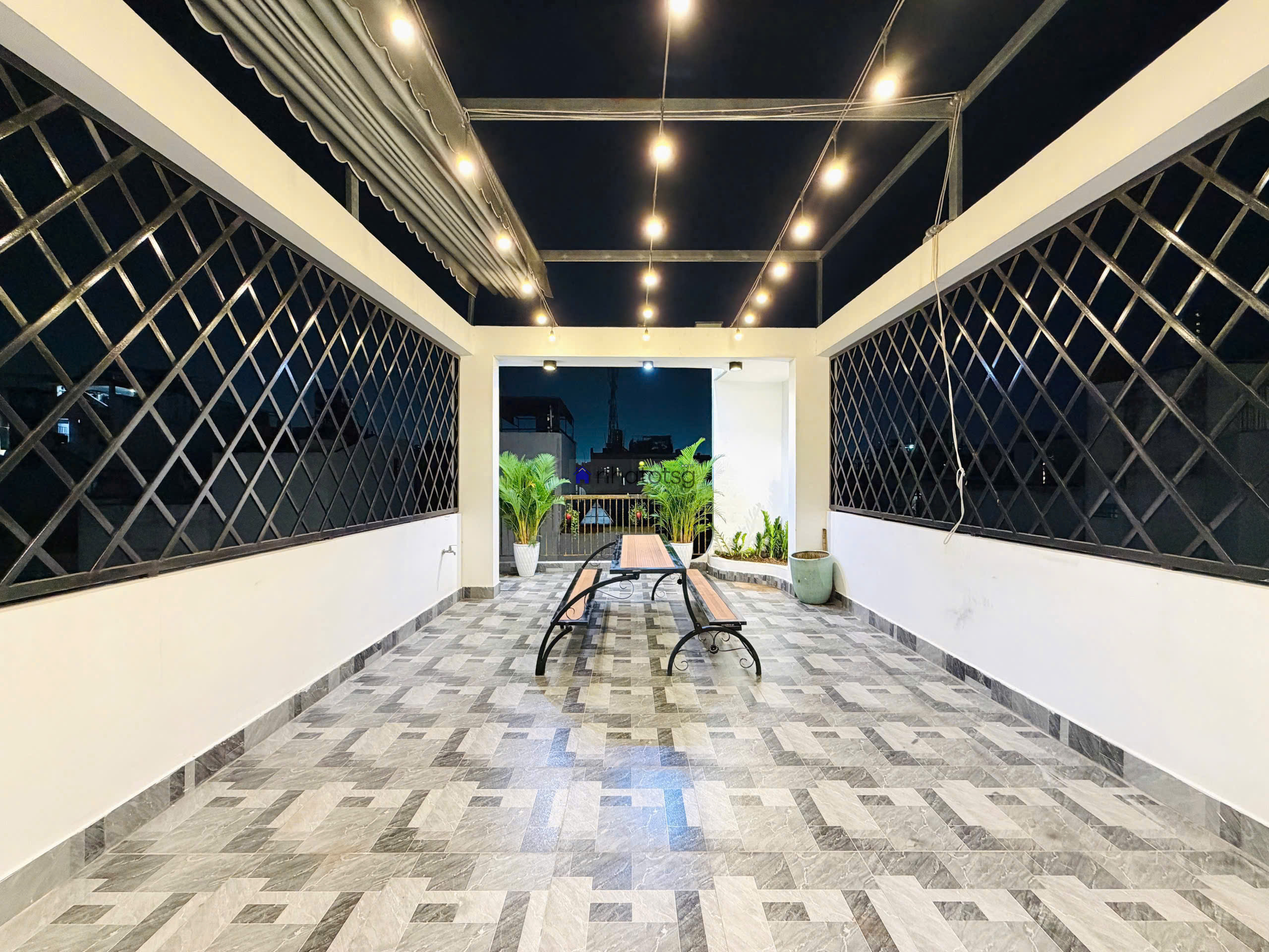 SIÊU PHẨM NHÀ 4 Tầng XE HƠI NGỦ TRONG NHÀ. Quang Trung -P.Thông Tây Hội.