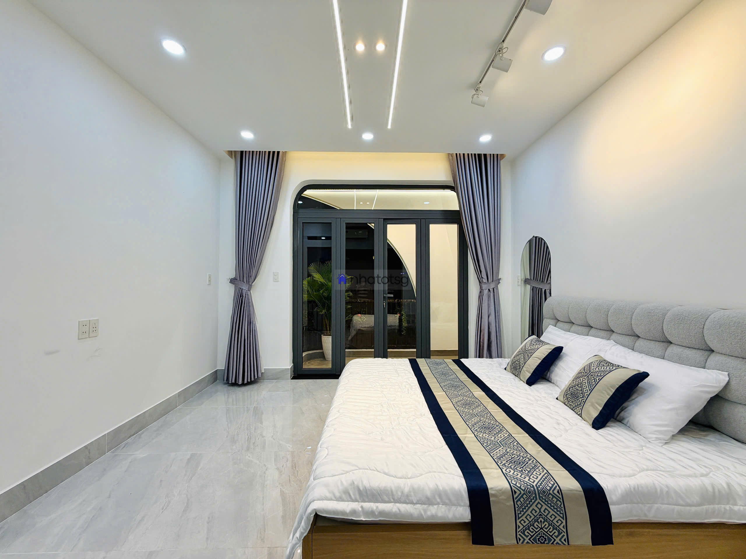 SIÊU PHẨM NHÀ 4 Tầng XE HƠI NGỦ TRONG NHÀ. Quang Trung -P.Thông Tây Hội.