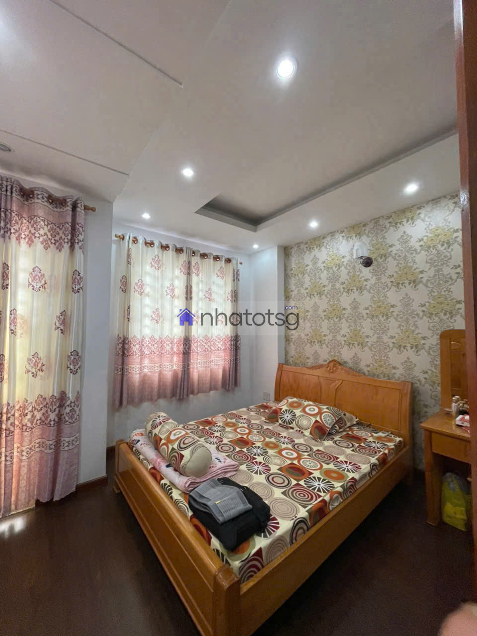 NGỘP BÁN NHANH NHÀ 3 TẦNG, Nguyễn Văn Khối. TẶNG lại hết nội thất.