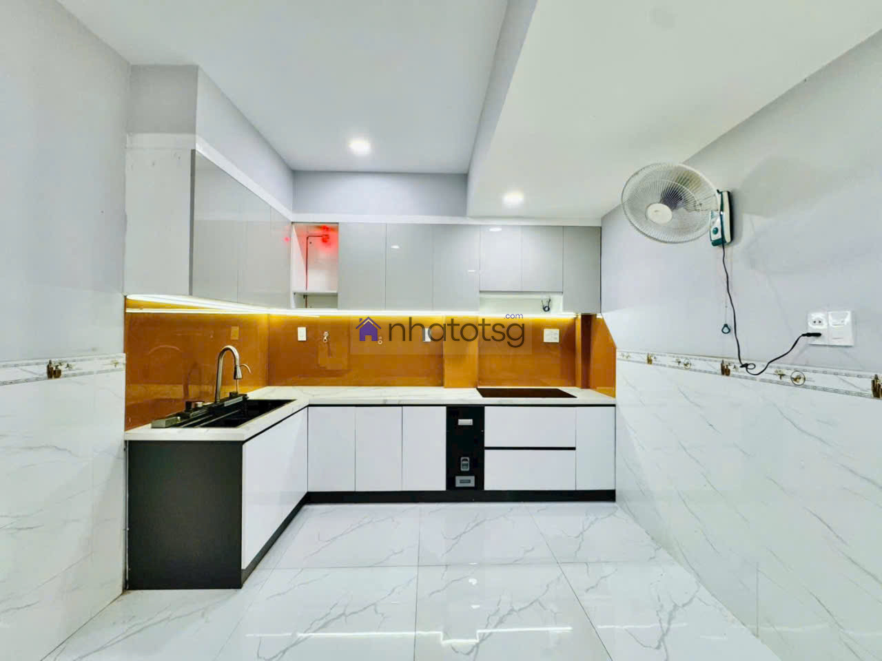 Vị trí đẹp, hoàn công đủ, nhà mới đẹp.