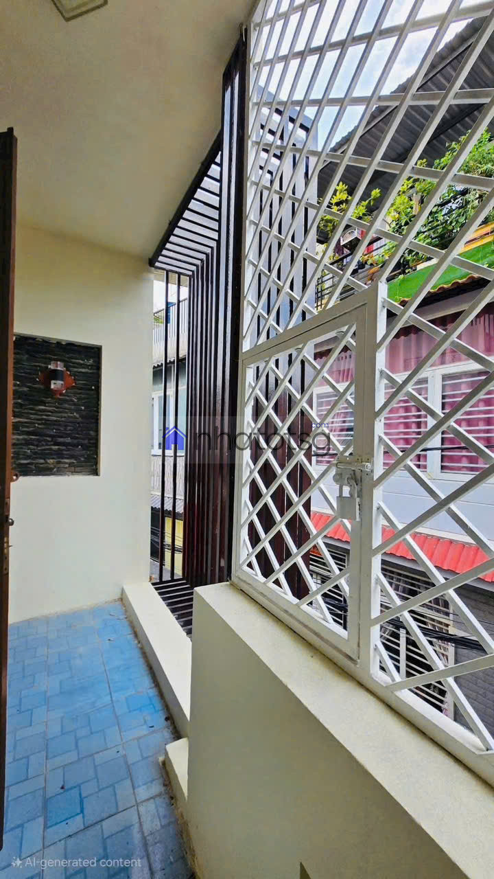 Nhà đẹp, rộng đúc 1 lầu , 2 phòng , 3wc cứng cáp. Gần Bệnh viện 175 - sân bay.