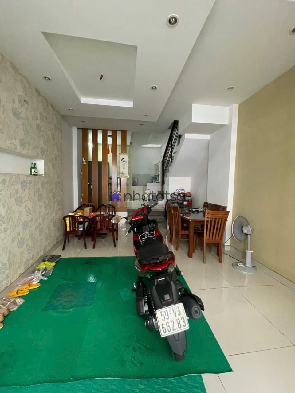 NGỘP BÁN NHANH NHÀ 3 TẦNG, Nguyễn Văn Khối. TẶNG lại hết nội thất.