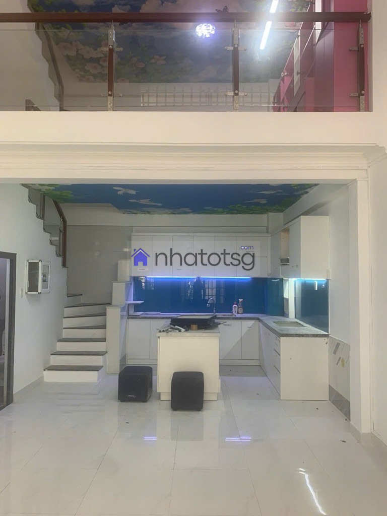 HẺM NHỰA 8M XE HƠI THÔNG - NHÀ ĐẸP KHU DÂN TRÍ.