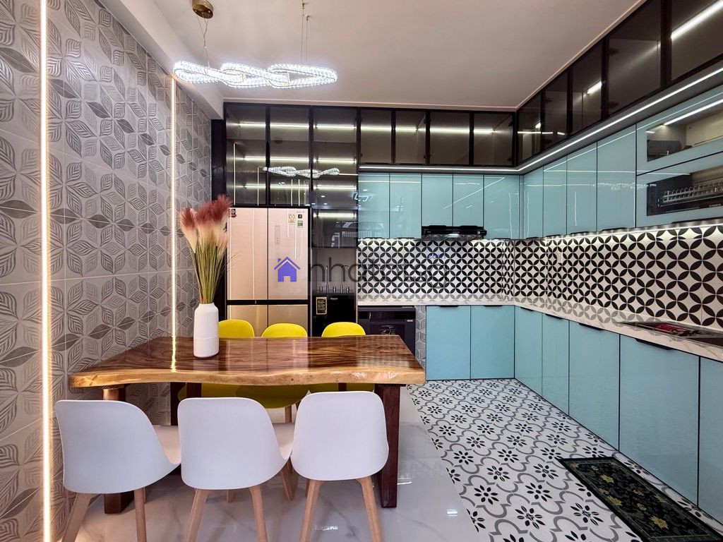 Nhà siêu đẹp, hẻm an ninh, yên tĩnh. Hàng xóm dân trí.