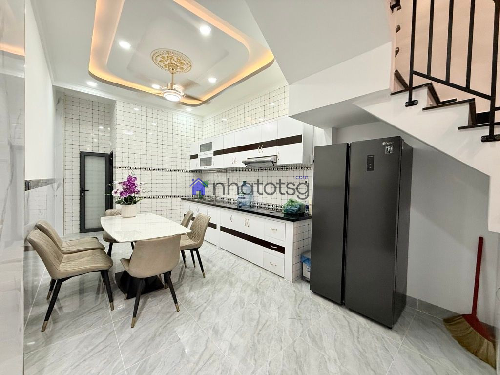 FULL NỘI THẤT. KHÔNG LỘ GIỚI, HOÀN CÔNG ĐỦ. NHÀ XÂY MỚI - CẠNH PHÚ NHUẬN.