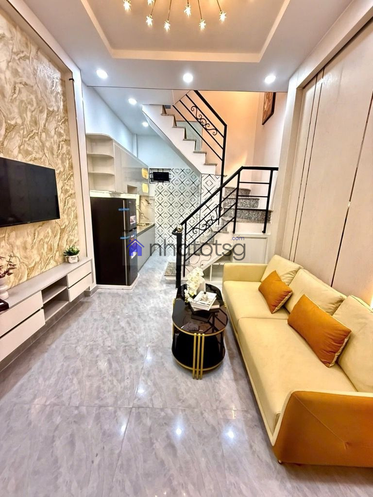 ĐỐI DIỆN NHÀ KHÁCH 175, AN NINH, Yên Tĩnh. HÀNG XÓM DÂN TRÍ.