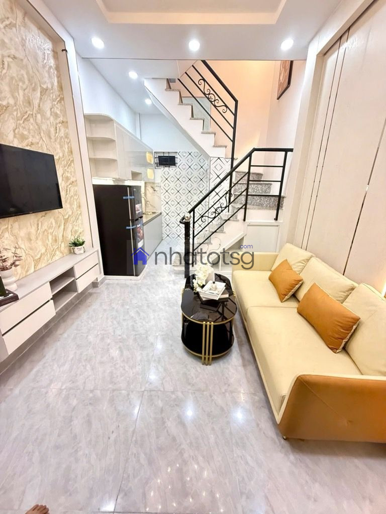 ĐỐI DIỆN NHÀ KHÁCH 175, AN NINH, Yên Tĩnh. HÀNG XÓM DÂN TRÍ.